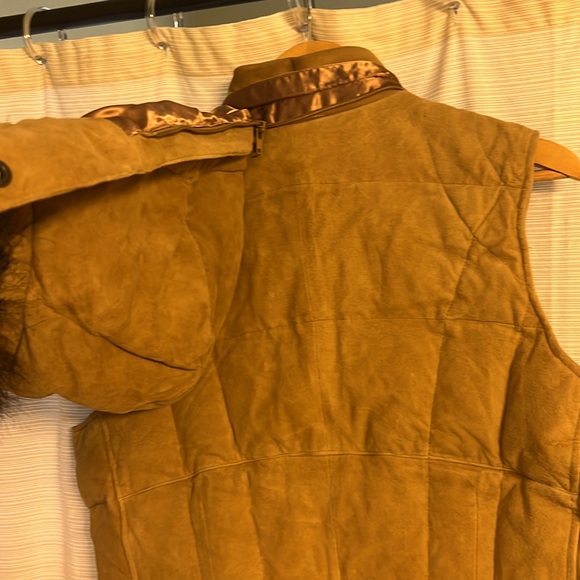 Eddie Bauer 100% leather down vest with removable hood - Picture 5 of 7